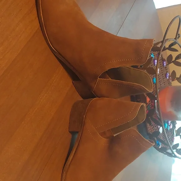 Ankle booties - Picture 6 of 6